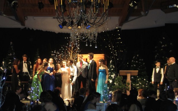 Christmas Court receives their honors.